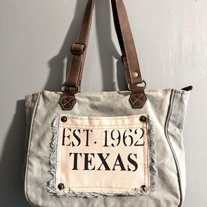 Medium sized Myra Bag